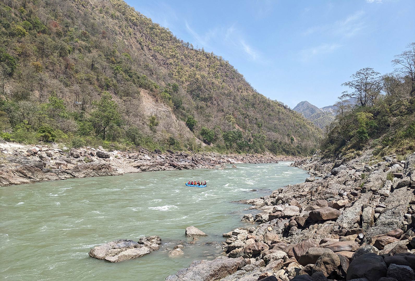 Im gebirgigen Oberlauf ist der Ganges nach sauber. Bild: Franziska Wende/PTB
