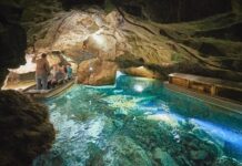 Wimsener Höhle in Baden-Württemberg ist die einzige per Boot befahrbare Karsthöhle in Deutschland. Bild: Reinhold Schumann