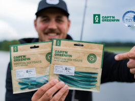 Ein Euro pro verkaufter Packung der biologisch abbaubaren Gummiköder in der Sonderfarbe "Blue River" gehen an Gewässer- und Fischschutzprojekte im Rheinland.
