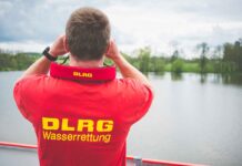 Im vergangenen Jahr rettete die DLRG fast 900 Menschen vor dem Ertrinken, trotzdem kamen noch 378 Personen in deutschen Gewässern ums Leben. Bild: DLRG e.V./Denis Foemer