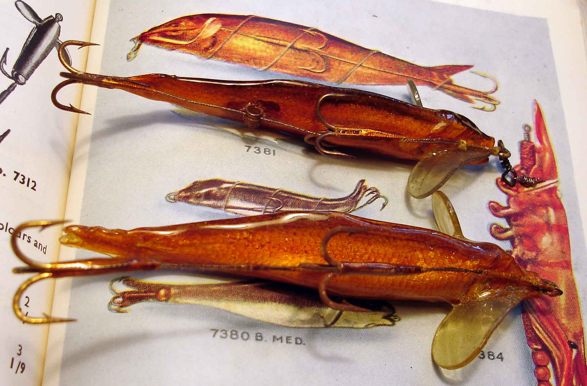 Konservierte Köderfische haben als "Kunstköder" eine lange Tradition. Hier Nevison Minnows von Allcock, die 1939 erstmals auf den Markt kamen.