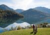 Kristallklares Wasser vor imposanter Bergkulisse am Lago die Ledro. Bild: Jens Schwarz