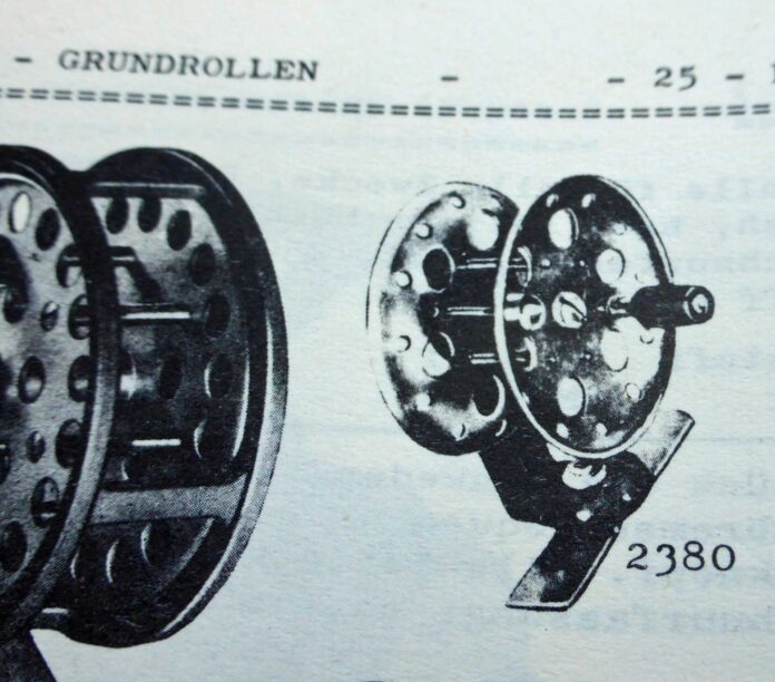 Im Brink-Katalog von 1958 taucht unter der Nummer 2380 eine Prago-Wenderolle auf.