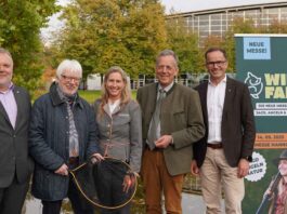 Von links: Thomas Bothor (Projektleiter WILD & FANG, Deutsche Messe), Heinz Pyka (Vizepräsident Anglerverband Niedersachsen), Simona Erdmann (Senior Project Director WILD & FANG, Deutsche Messe), Helmut Dammann-Tamke (Präsident der Landesjägerschaft Niedersachsen) und Dr. Jochen Köckler (Vorstandsvorsitzender Deutsche Messe).