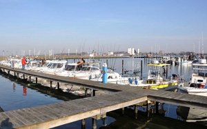 Boote_im_Hafen